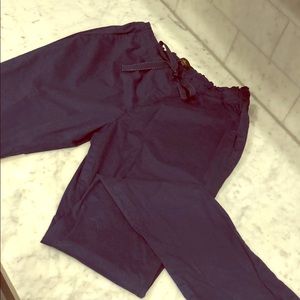 Jaanuu Navy skinny leg scrub pants size small